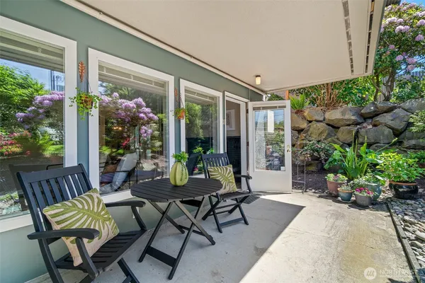 $415,000 | 75 East Lynn Street, Unit B, Seattle, WA 98102