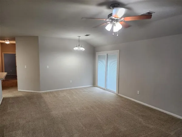 $1,600 | 151 North Meadows Drive, Granbury, TX 76048