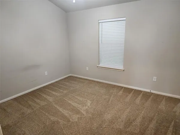 $1,600 | 151 North Meadows Drive, Granbury, TX 76048