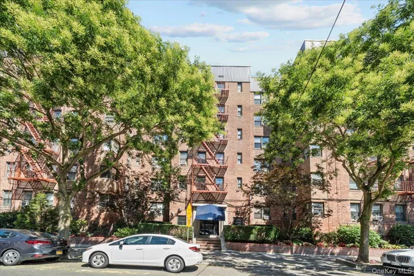$245,000 | 3260 Netherland Avenue, Unit 3H | Central Riverdale