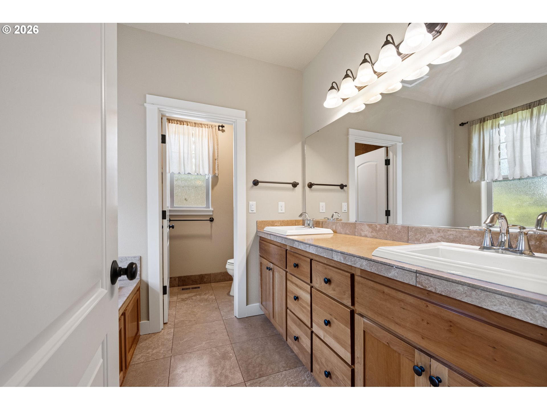 6095 Graystone Loop Springfield, OR 97478 - Photo 17 of 48 Primary Bedroom