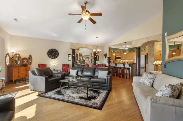 $459,900 | N51W34861 East Wisconsin Avenue, Unit 3119, Oconomowoc, WI 53069