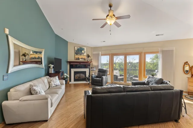 $459,900 | N51W34861 East Wisconsin Avenue, Unit 3119, Oconomowoc, WI 53069