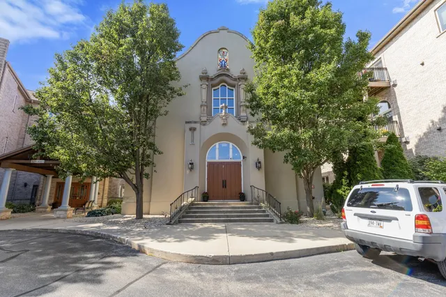 $459,900 | N51W34861 East Wisconsin Avenue, Unit 3119, Oconomowoc, WI 53069