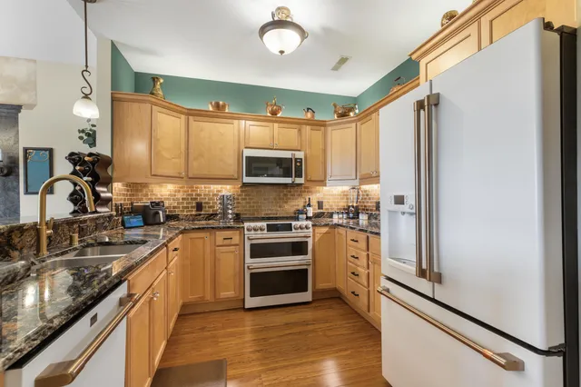 $459,900 | N51W34861 East Wisconsin Avenue, Unit 3119, Oconomowoc, WI 53069