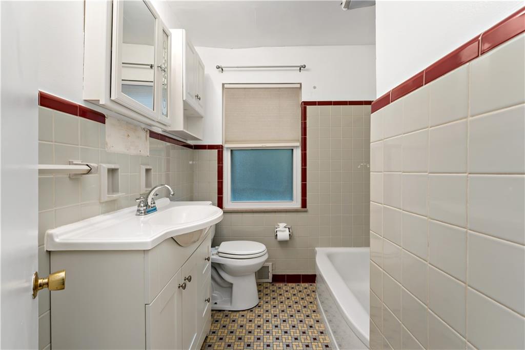 4629 Mt Troy Rd Extension Pittsburgh, PA 15214 - Photo 14 of 34 Gallery Image 14