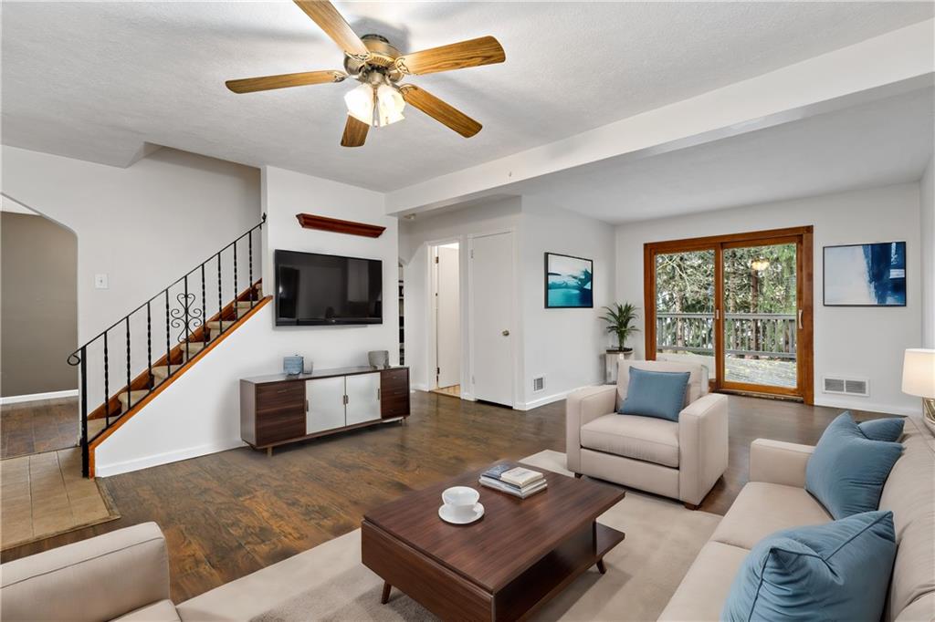 4629 Mt Troy Rd Extension Pittsburgh, PA 15214 - Photo 4 of 34 Gallery Image 4