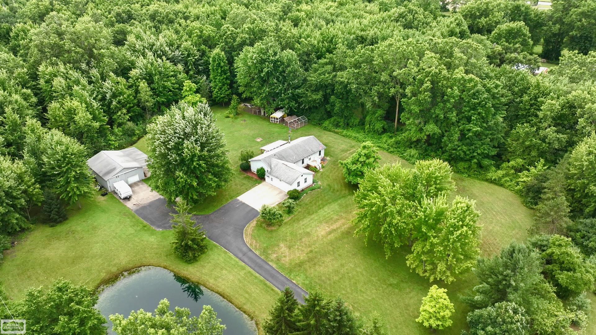 6219 Short Cut Road Marine City, MI 48039 - Photo 5 of 60 50181365-25fbda65-0f10-4f34-af4f-7aa3feb526e3.JPG