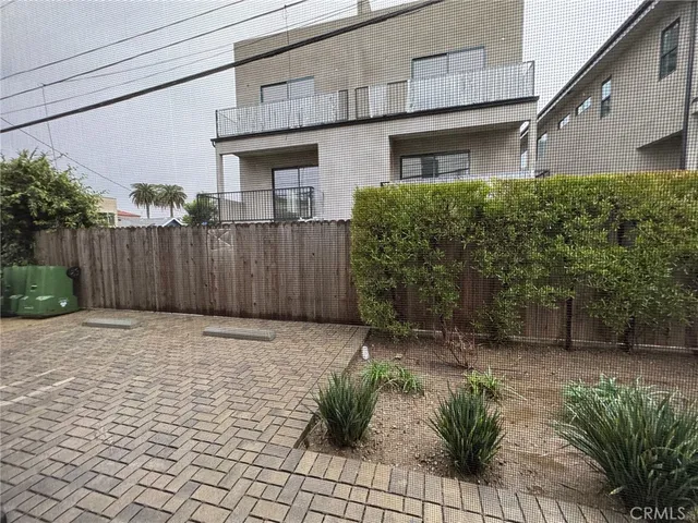 $4,500 | 621 North Normandie Avenue, Los Angeles, CA 90004