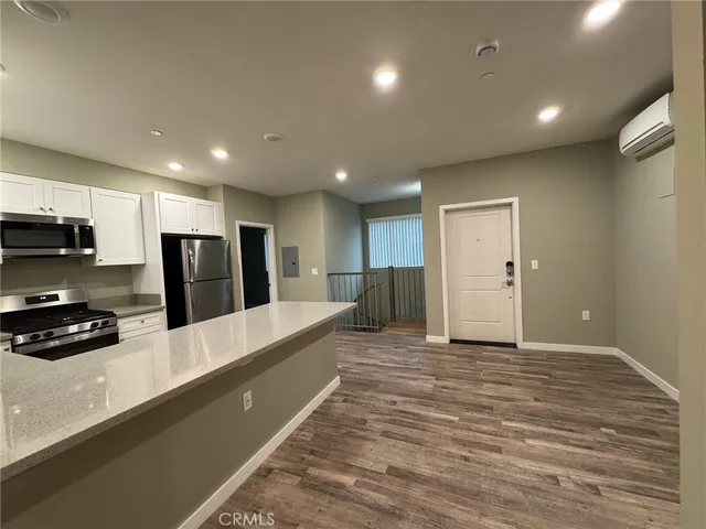 $4,500 | 621 North Normandie Avenue, Los Angeles, CA 90004