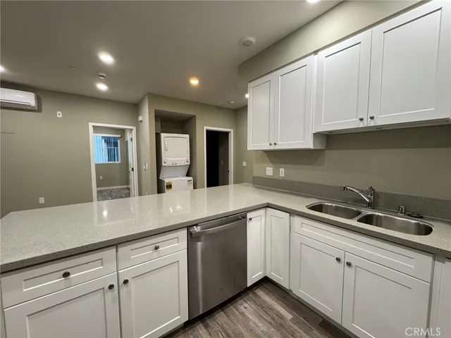 $4,500 | 621 North Normandie Avenue, Los Angeles, CA 90004