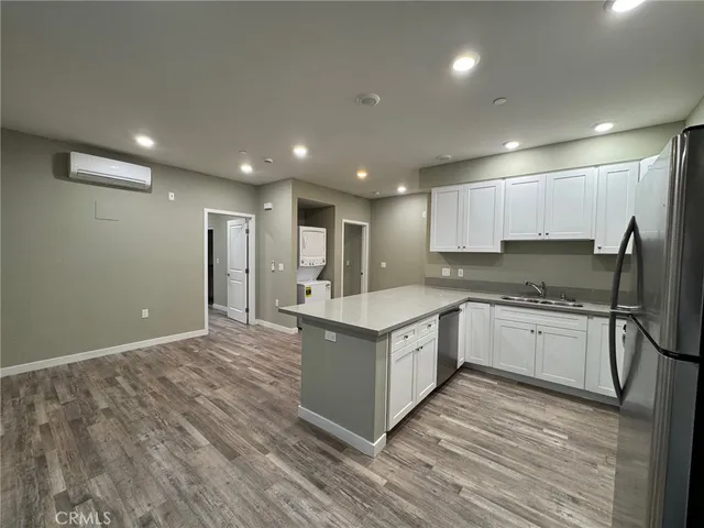 $4,500 | 621 North Normandie Avenue, Los Angeles, CA 90004