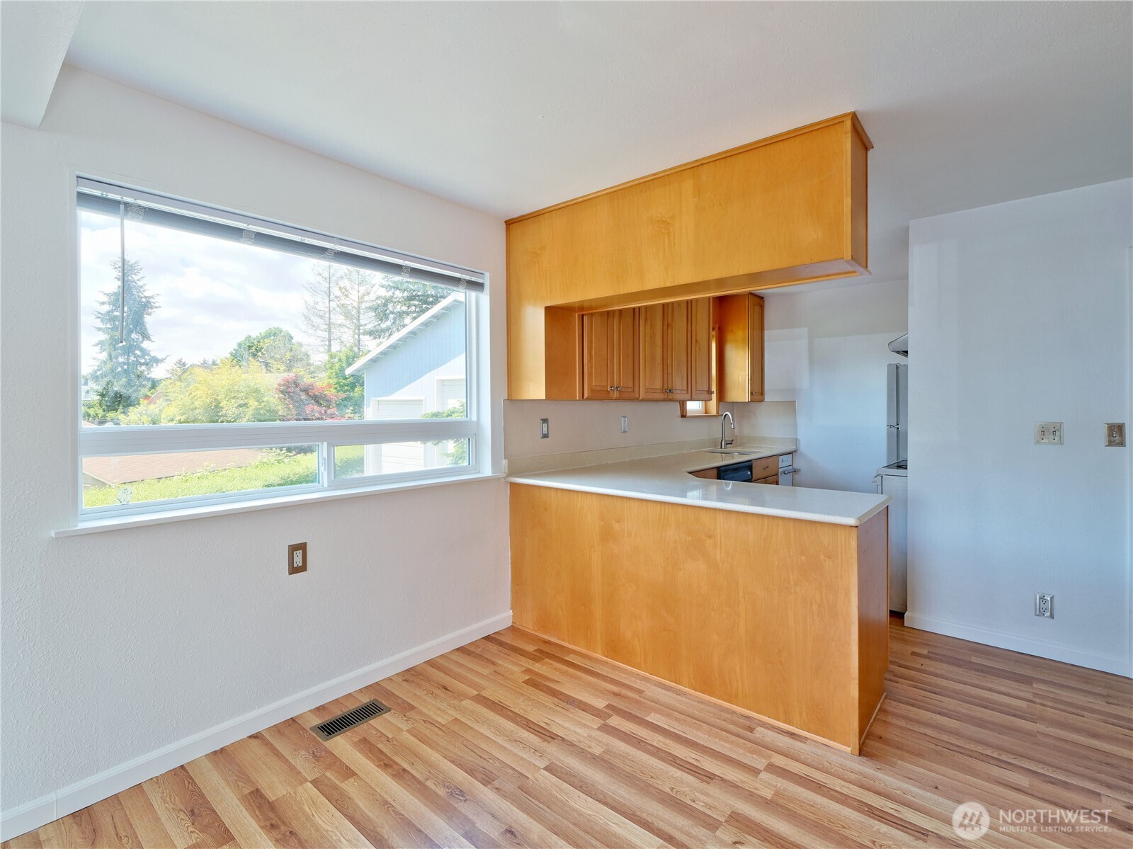 423 Lind Avenue Southwest Renton, WA 98057 - Photo 12 of 33