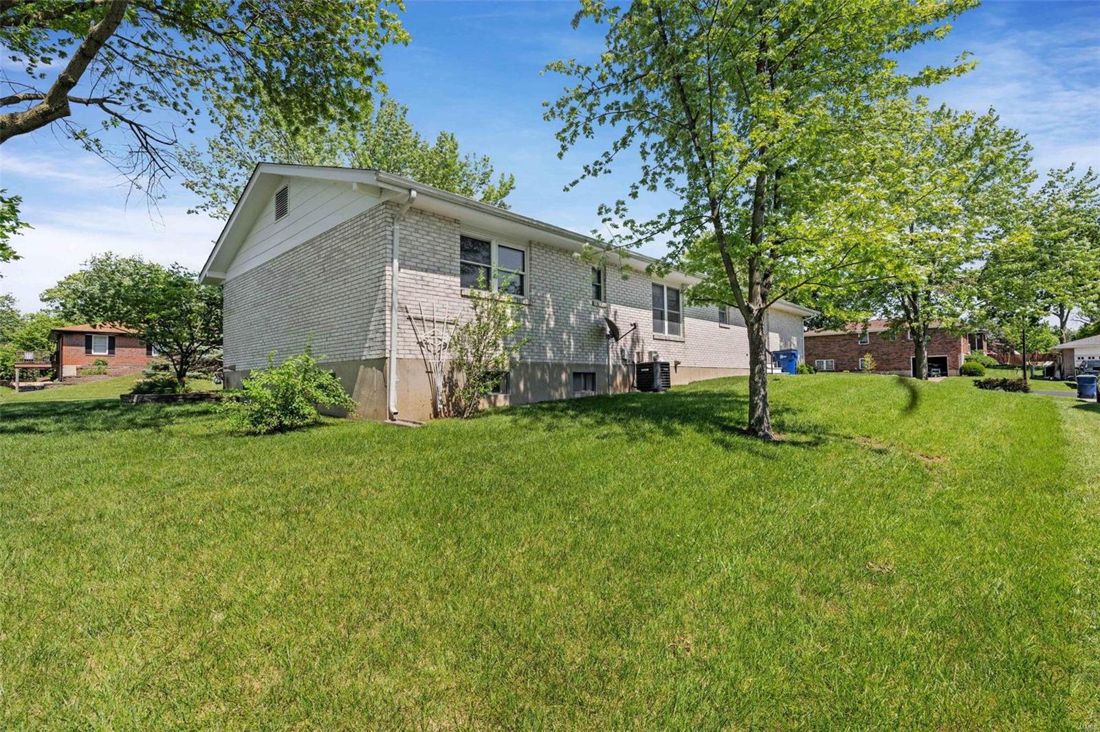 3301 Tally Ho Drive St. Charles, MO 63301 - Photo 4 of 24