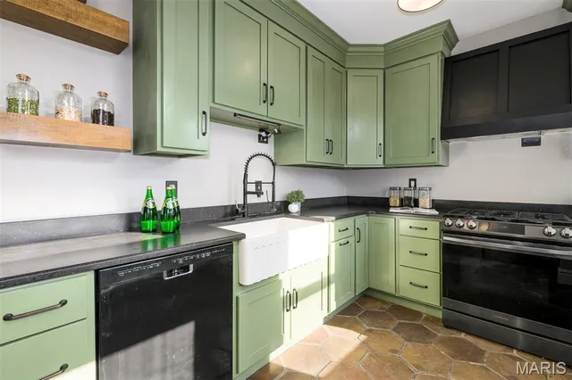 $349,900 | 4140 Shaw Boulevard, St. Louis, MO 63110