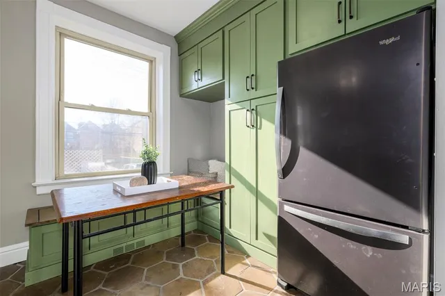 $349,900 | 4140 Shaw Boulevard, St. Louis, MO 63110