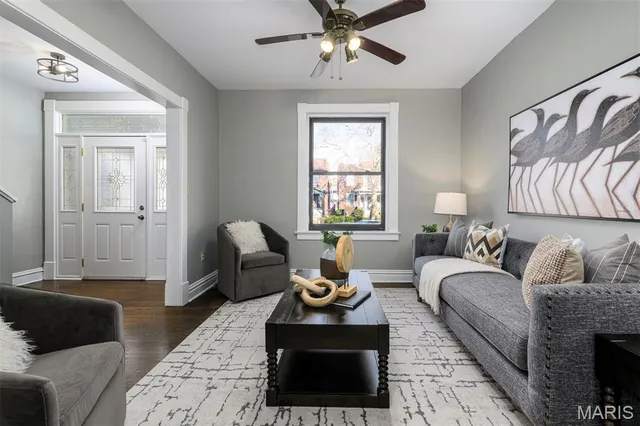 $349,900 | 4140 Shaw Boulevard, St. Louis, MO 63110