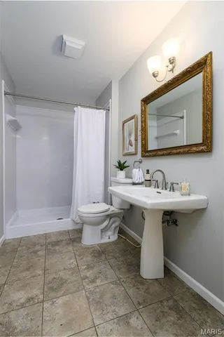 $349,900 | 4140 Shaw Boulevard, St. Louis, MO 63110