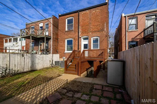 $349,900 | 4140 Shaw Boulevard, St. Louis, MO 63110