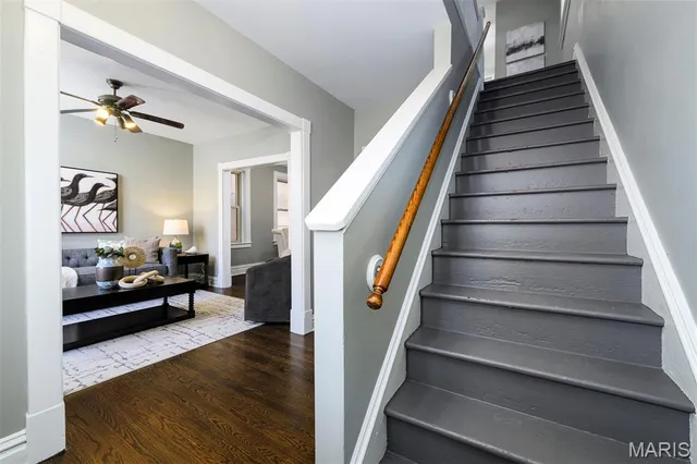 $349,900 | 4140 Shaw Boulevard, St. Louis, MO 63110