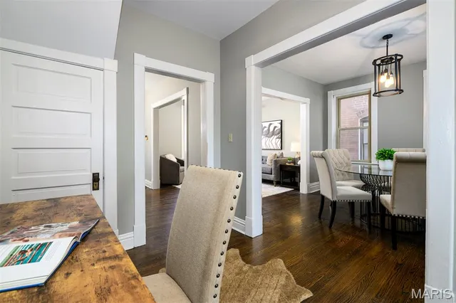 $349,900 | 4140 Shaw Boulevard, St. Louis, MO 63110