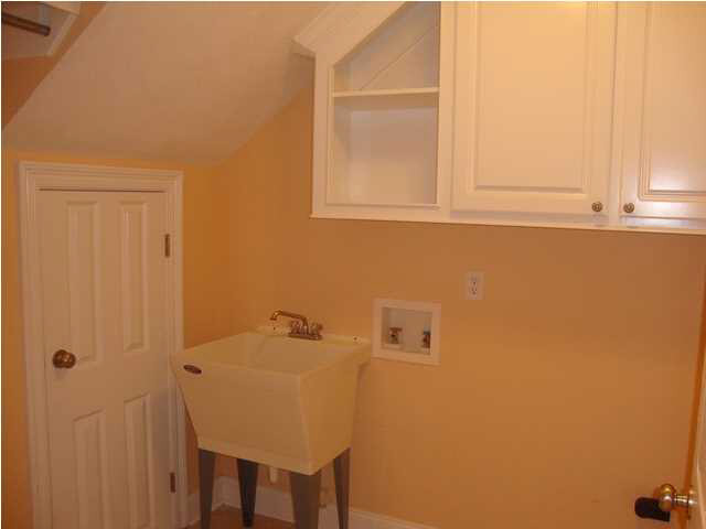 303 Eastside View Brandon, MS 39047 - Photo 12 of 24 Laundary room with utility sink