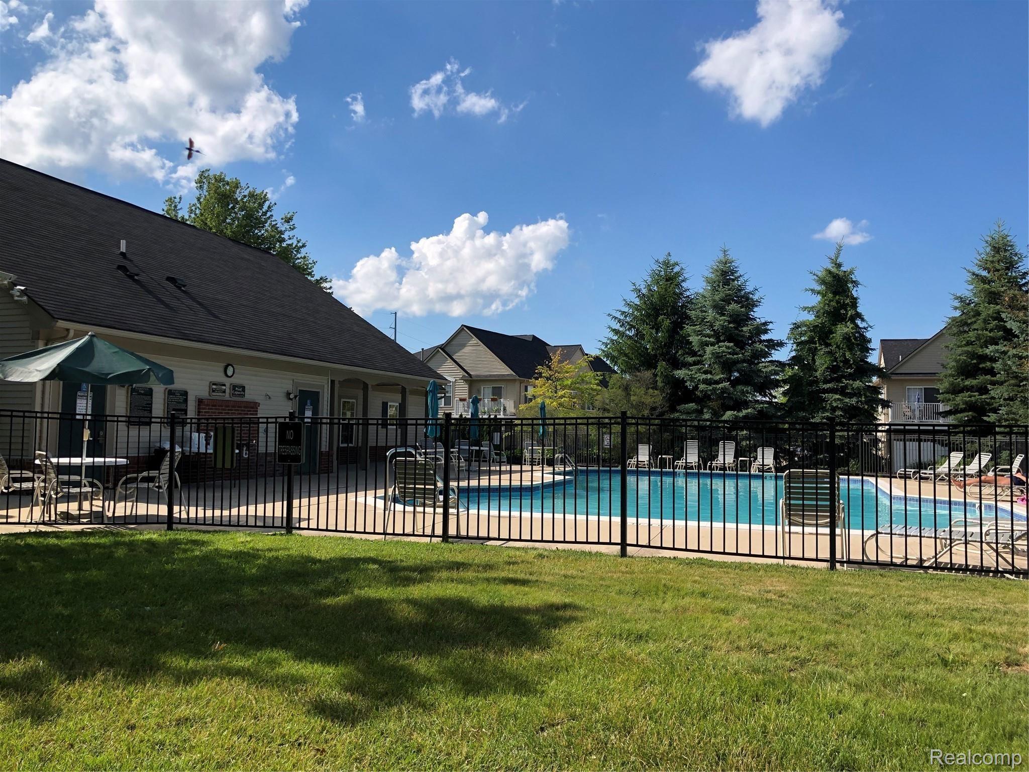 4285 Hampton Ridge Boulevard Howell, MI 48843 - Photo 20 of 20 IMG_1644.jpg