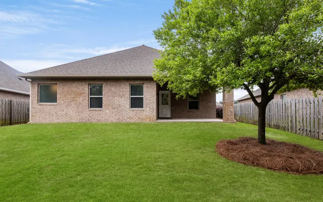 a view of a tennis court