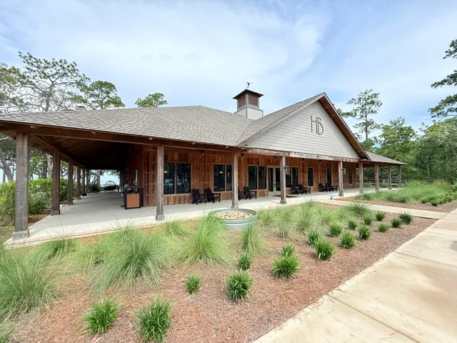 $425,000 | 379 Whitman Way, Freeport, FL 32439