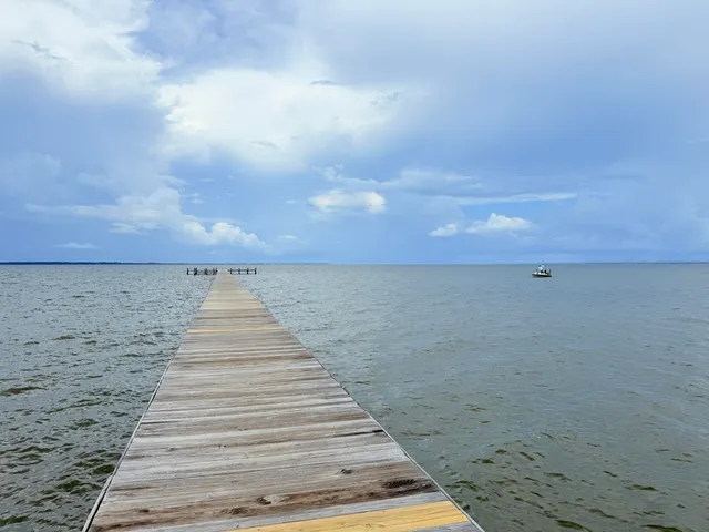 $425,000 | 379 Whitman Way, Freeport, FL 32439