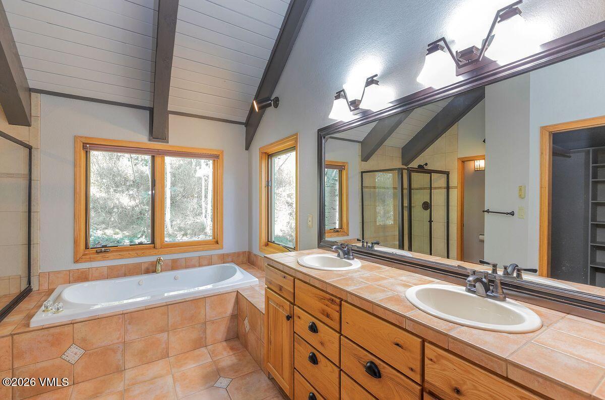 1410 Buffehr Creek Road, Unit B Vail, CO 81657 - Photo 13 of 31 photo_offline_022