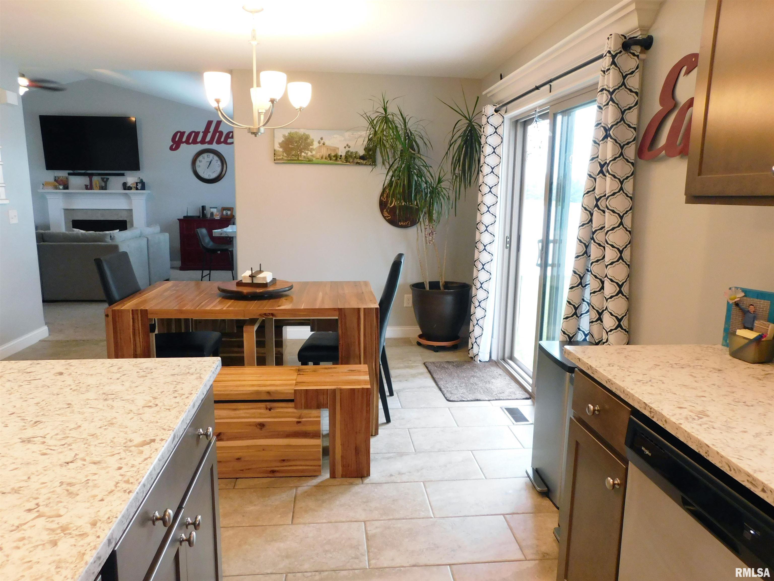 742 Labrador Way Washington, IL 61571 - Photo 11 of 50 Gallery Image 11