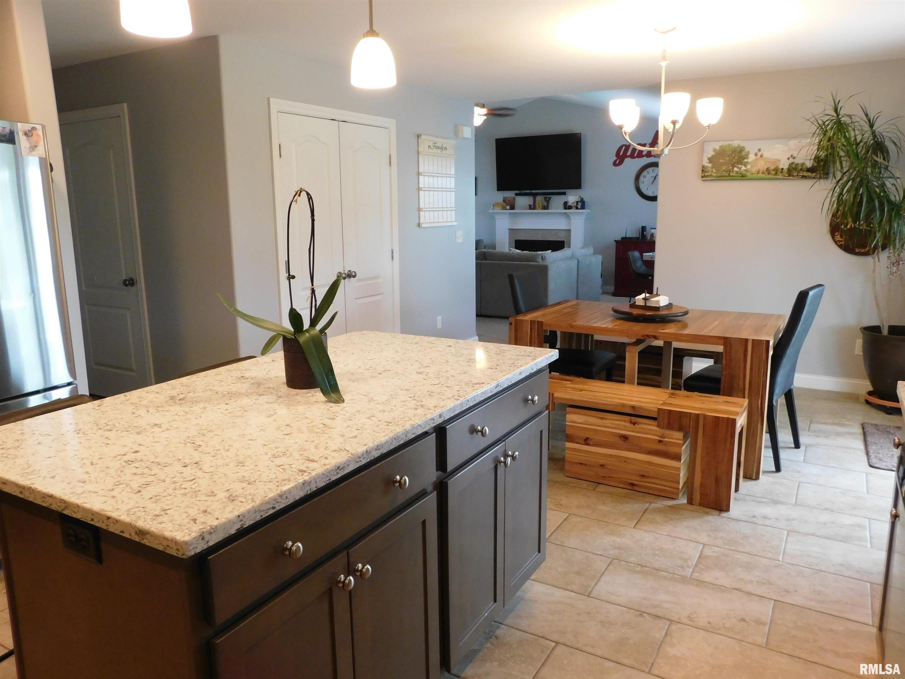 742 Labrador Way Washington, IL 61571 - Photo 14 of 50 Gallery Image 14