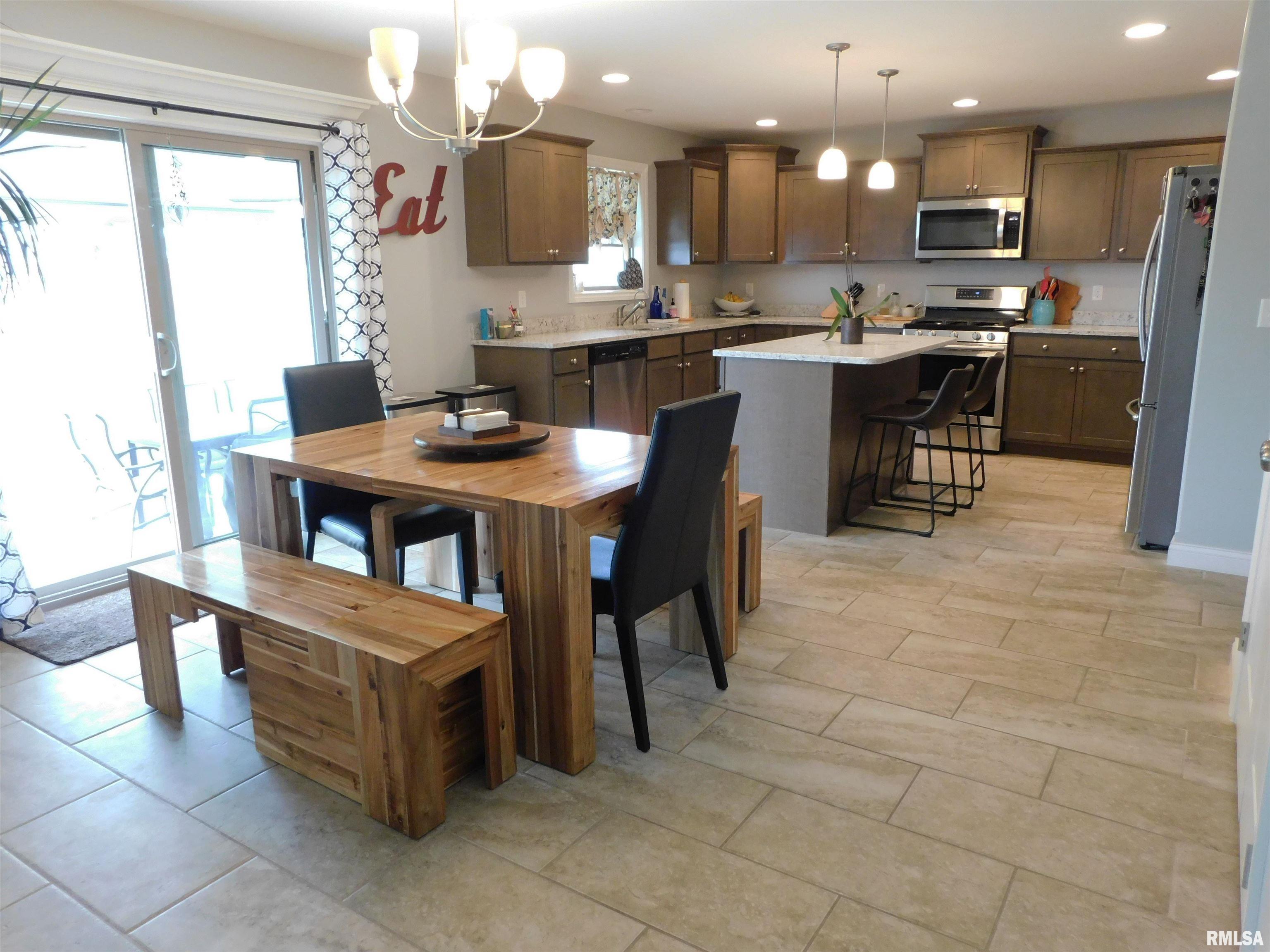 742 Labrador Way Washington, IL 61571 - Photo 8 of 50 Gallery Image 8
