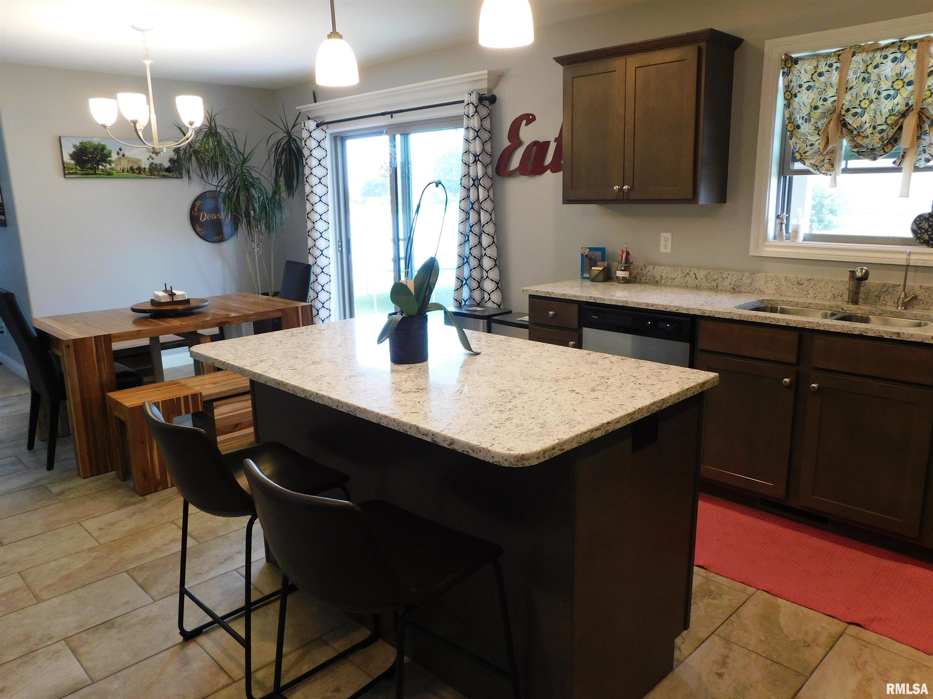 742 Labrador Way Washington, IL 61571 - Photo 10 of 50 Gallery Image 10