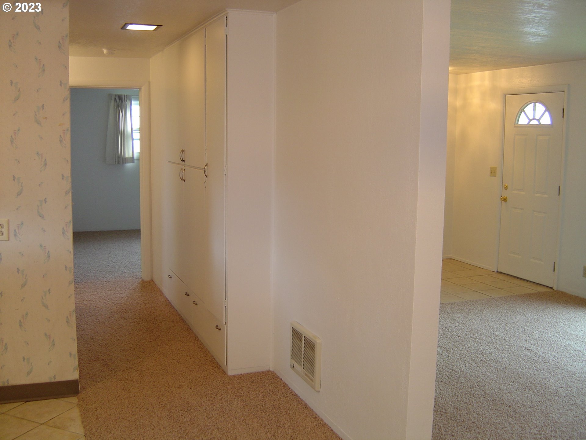 710 26th Street Springfield, OR 97477 - Photo 11 of 48 a view of hallway with a bathroom