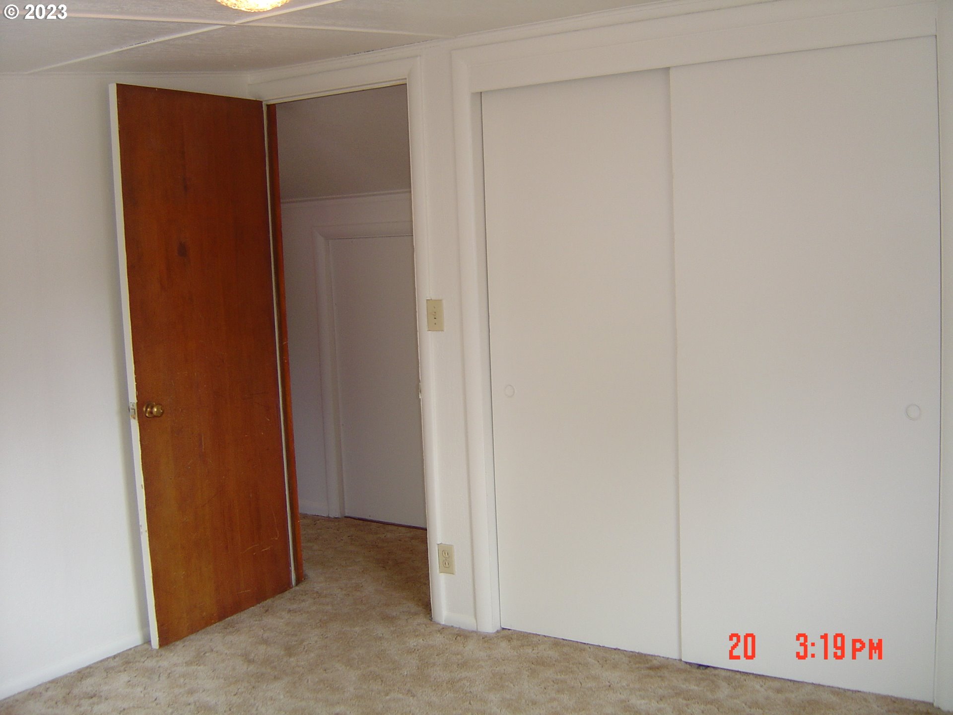710 26th Street Springfield, OR 97477 - Photo 42 of 48 a view of an empty room
