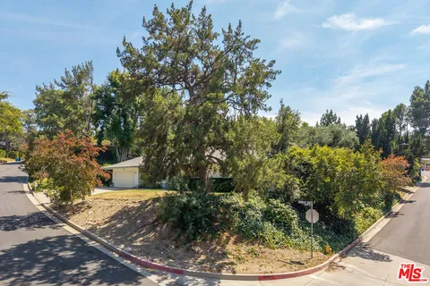 $1,595,000 | 5071 Shirley Avenue, Tarzana, CA 91356