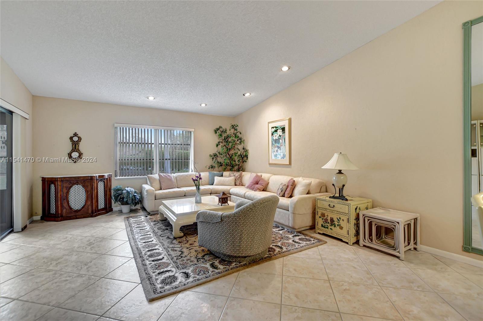 8171 Sweetbriar Way Boca Raton, FL 33496 - Photo 9 of 58 Gallery Image 9