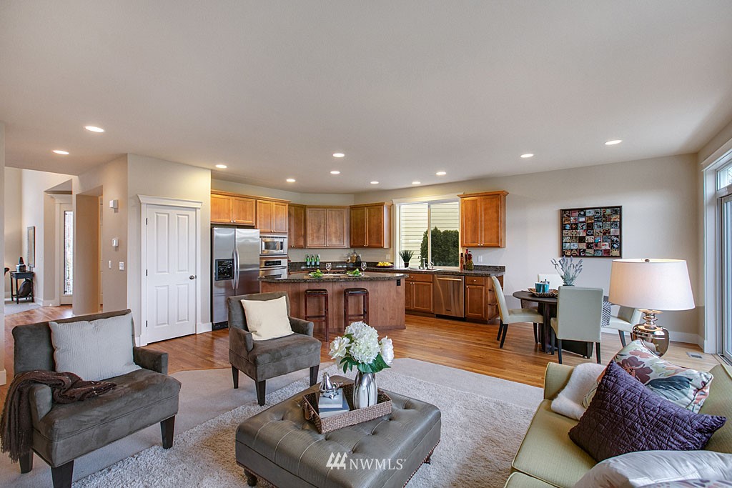 3825 184th Place Southeast Bothell, WA 98012 - Photo 6 of 22 Gallery Image 6
