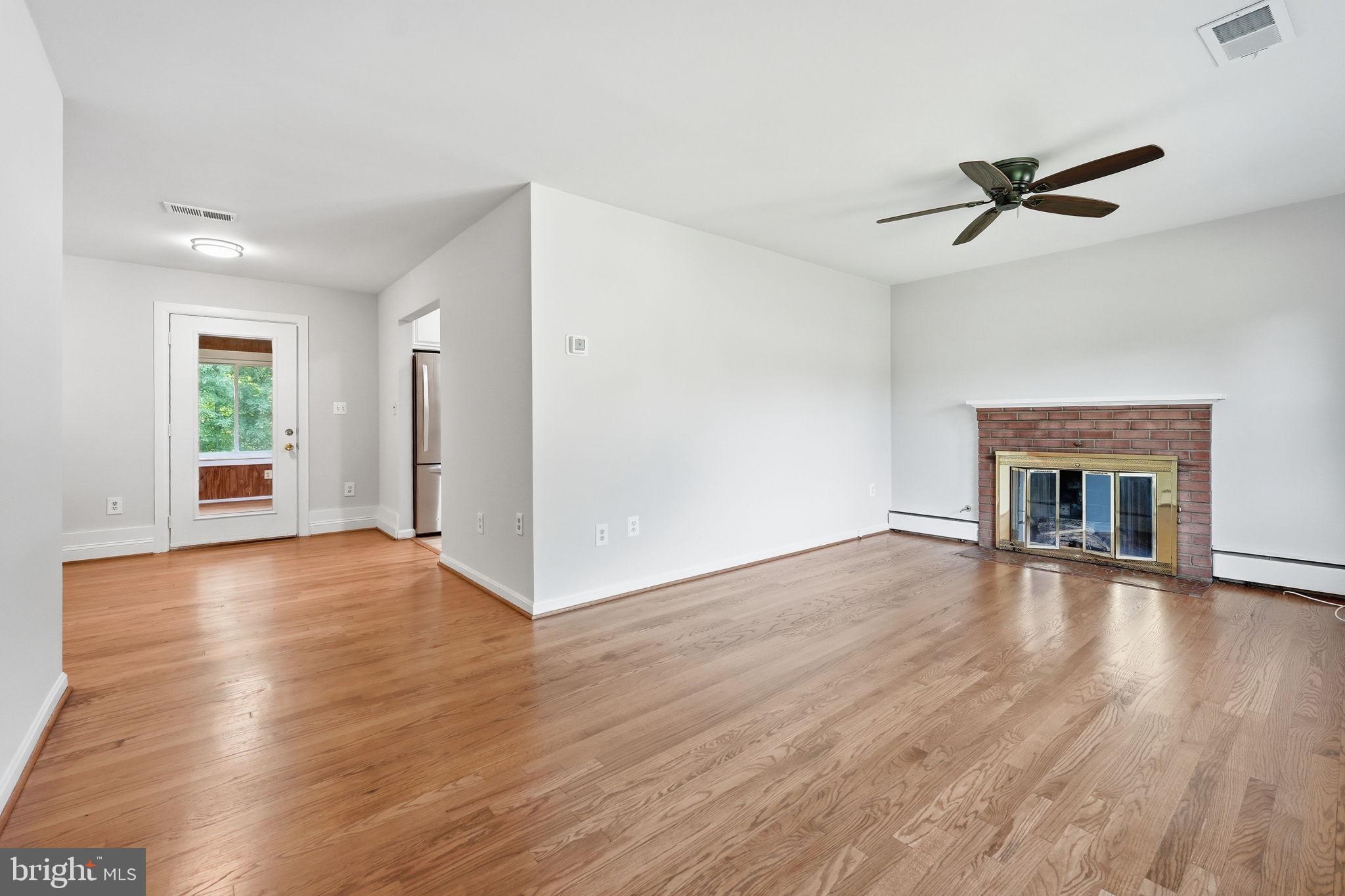 8413 Rugby Road Manassas, VA 20111 - Photo 2 of 32 Living & Dining Rooms