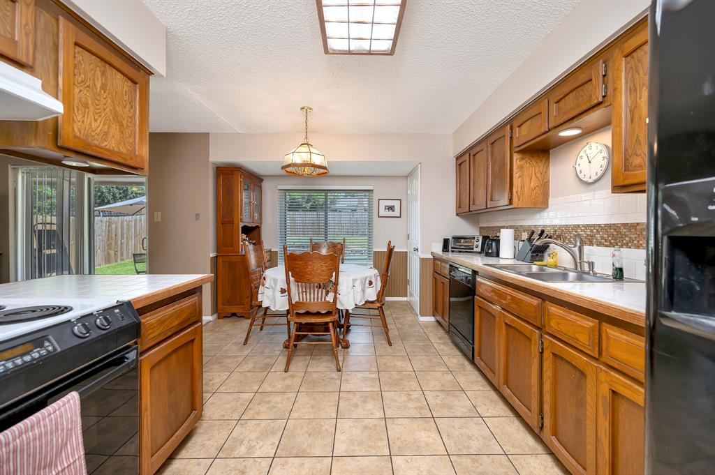 6453 Starnes Road Watauga, TX 76148 - Photo 8 of 40 Gallery Image 8