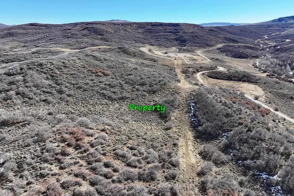 a view of a dry field