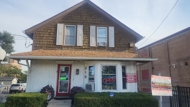 $350,000 | 218-220 South Lake Street, Aurora, IL 60506
