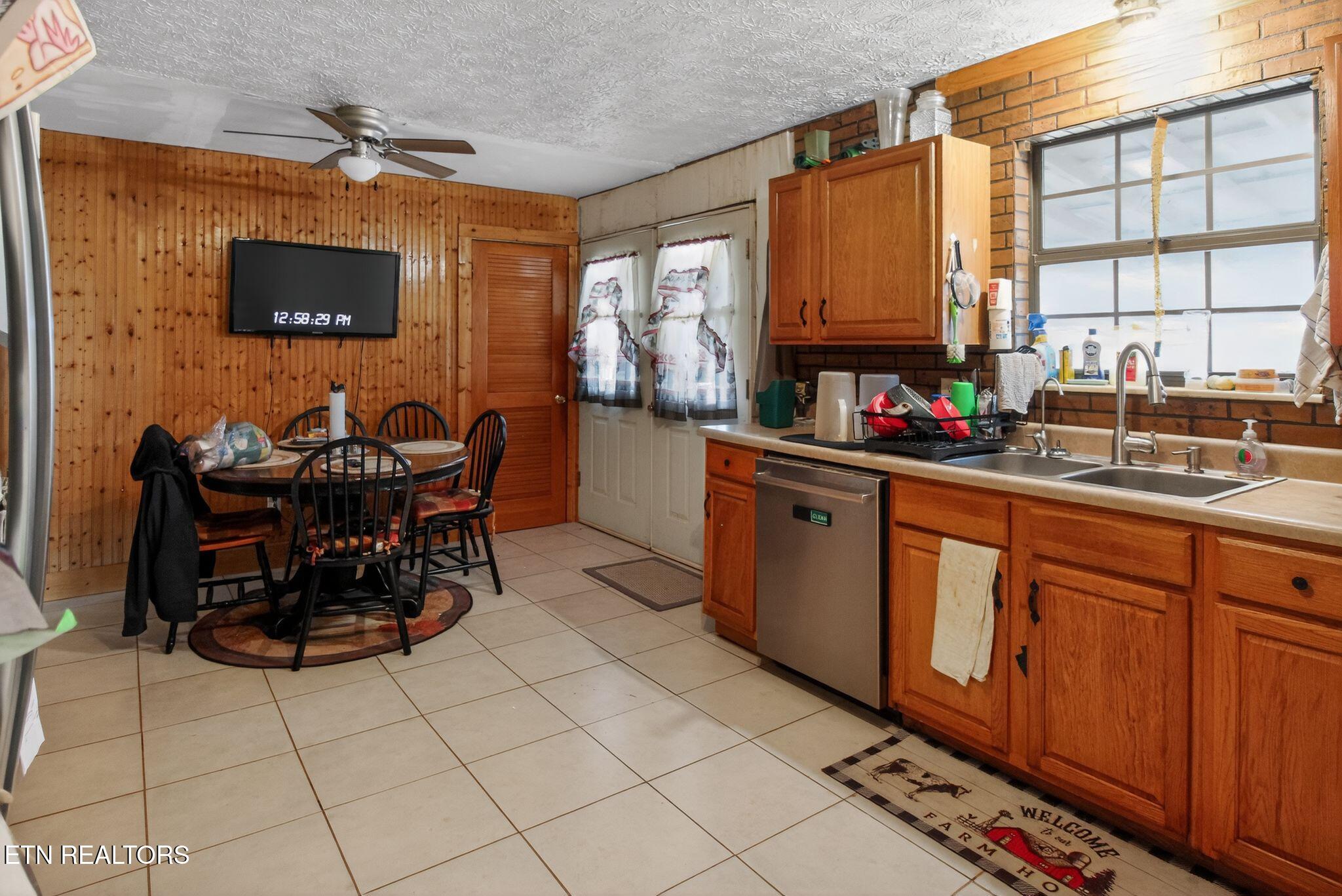 4070 Byrds Cross Road Sevierville, TN 37876 - Photo 14 of 38 23_4070_Byrds_Cross_Road_Sevierville_TN_