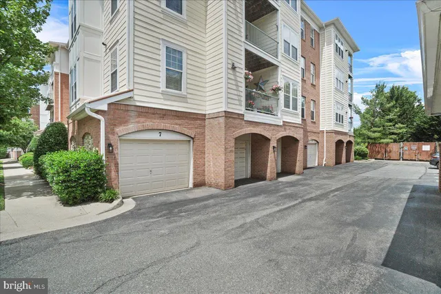 $489,000 | 110 Chevy Chase Street, Unit 301, Gaithersburg, MD 20878