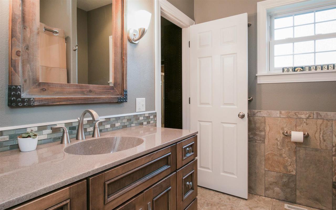 1819 Angle Road Southwest Kalona, IA 52247 - Photo 12 of 21 Gallery Image 12