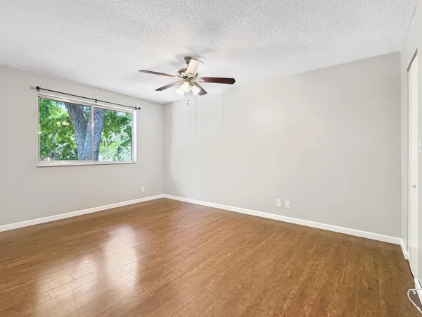 $1,900 | 3083 North Oakland Forest Drive, Unit 306, Oakland Park, FL 33309