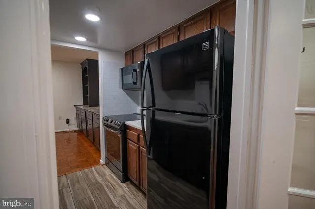 a walk in closet room