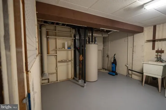 a view of a storage & utility room